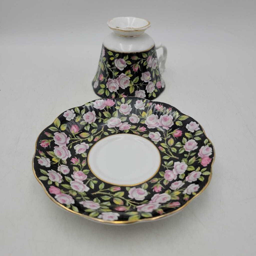 Royal Albert Merrie England Series Tea Cup and Saucer (LOR)