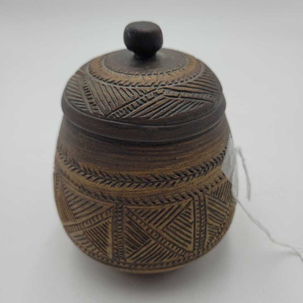 Six Nations Pottery Covered Pot (DEB)