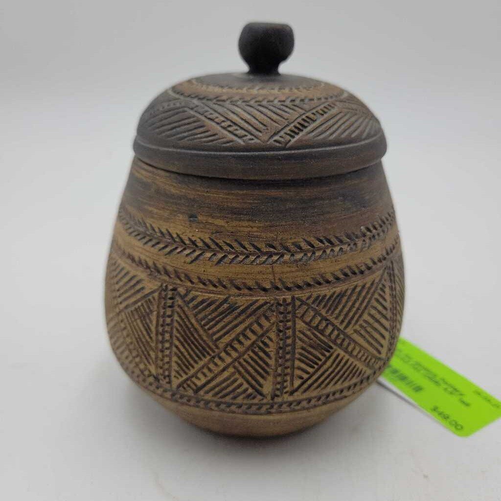 Six Nations Pottery Covered Pot (DEB)