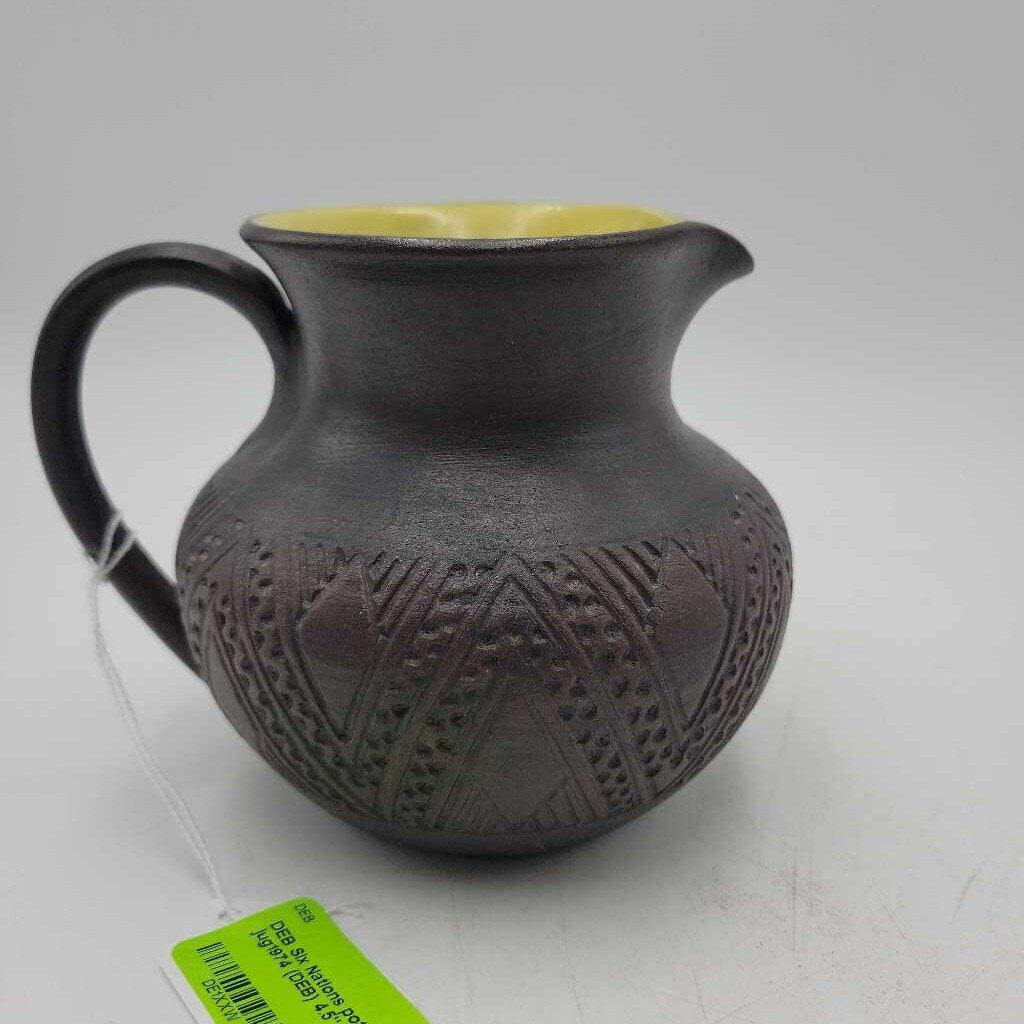 Six Nations pottery jug1974 (DEB)