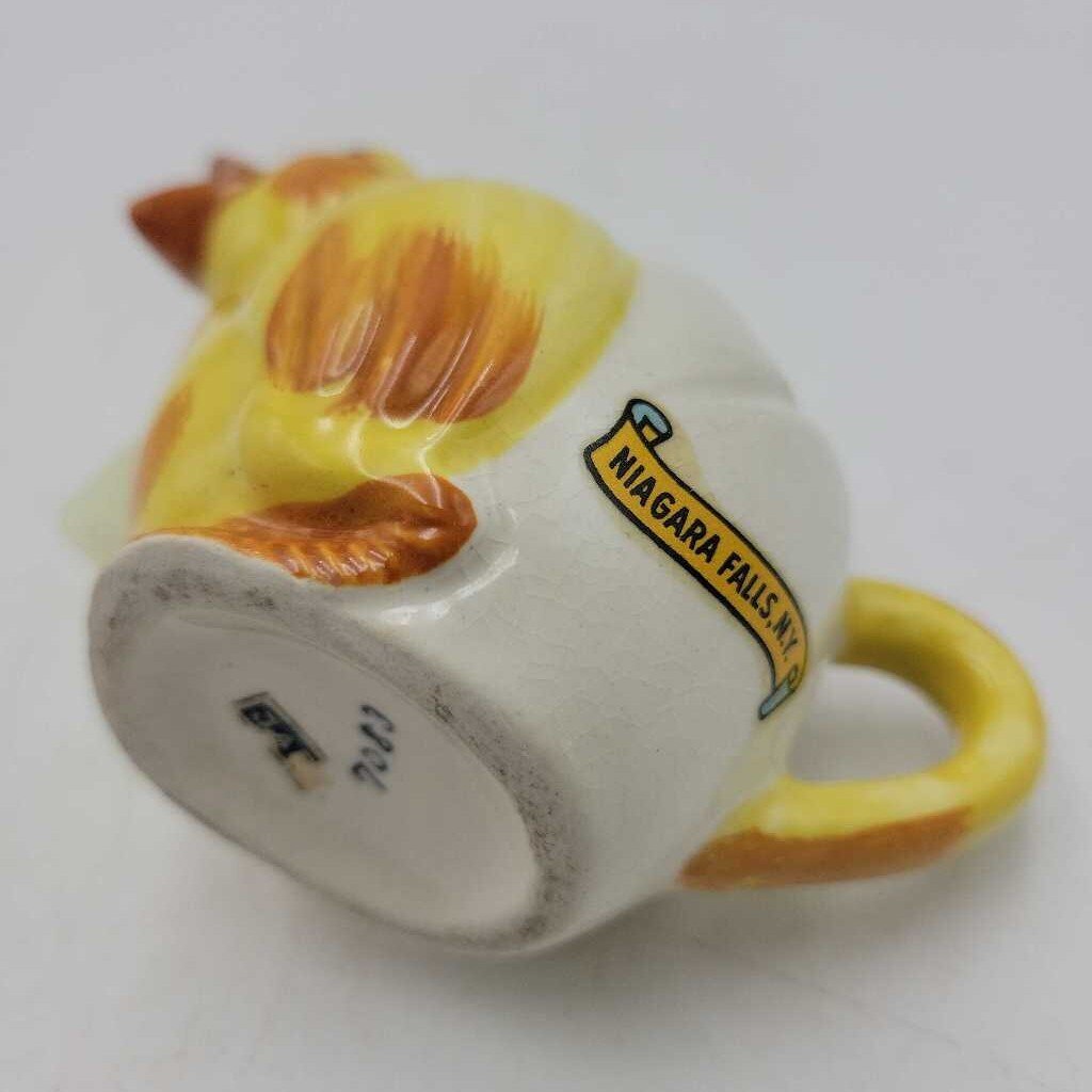 Vintage Chick Creamer Niagara Falls (JH49)