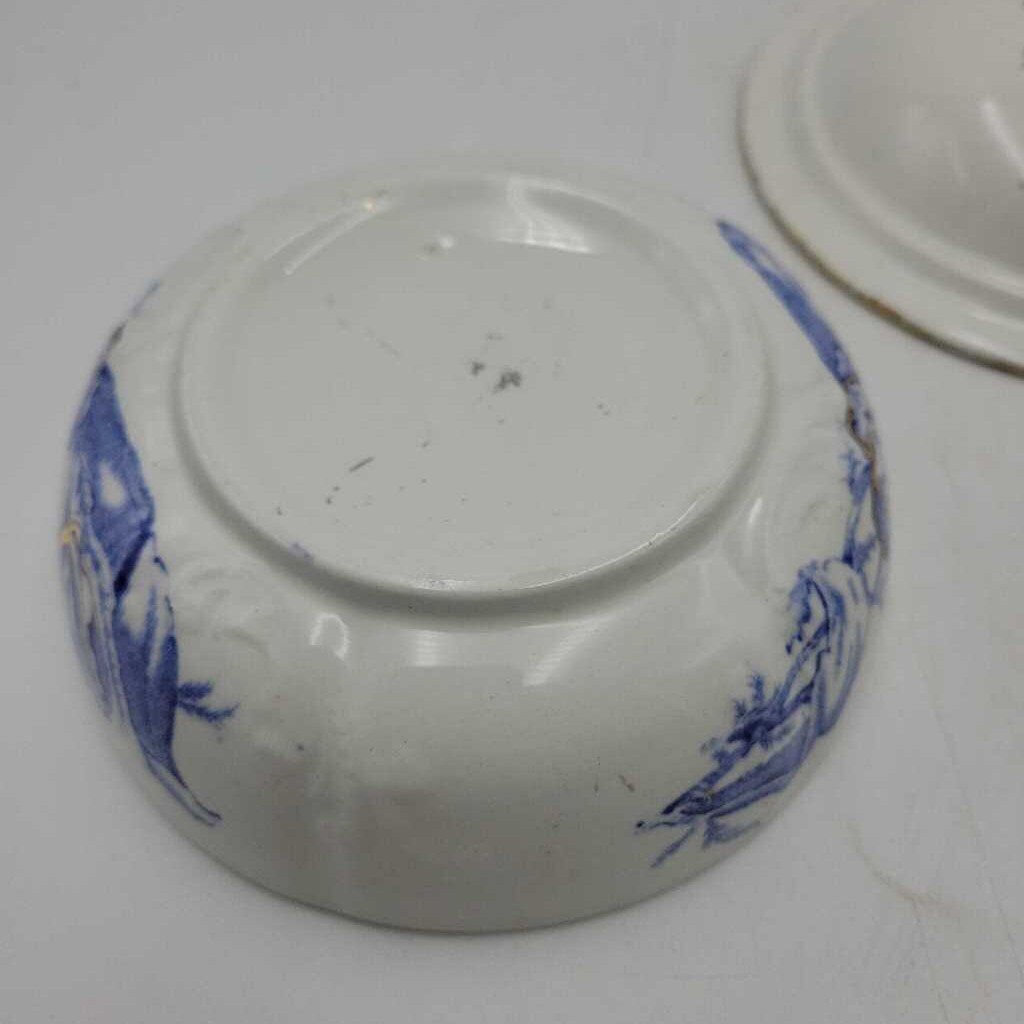 Antique 2 piece Blue and White Soap dishh (TRE)