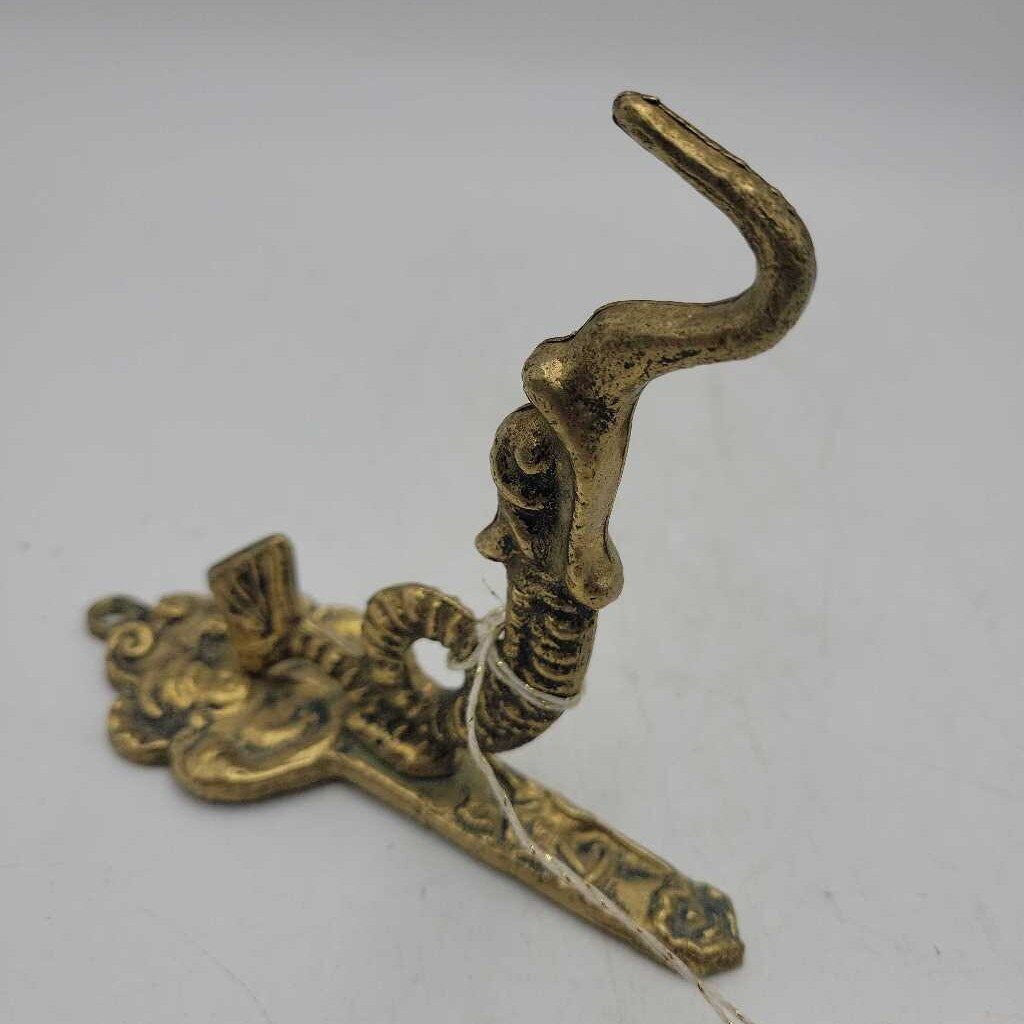 WDV1815 One Dragon/Serpent Brass Hook {K}
