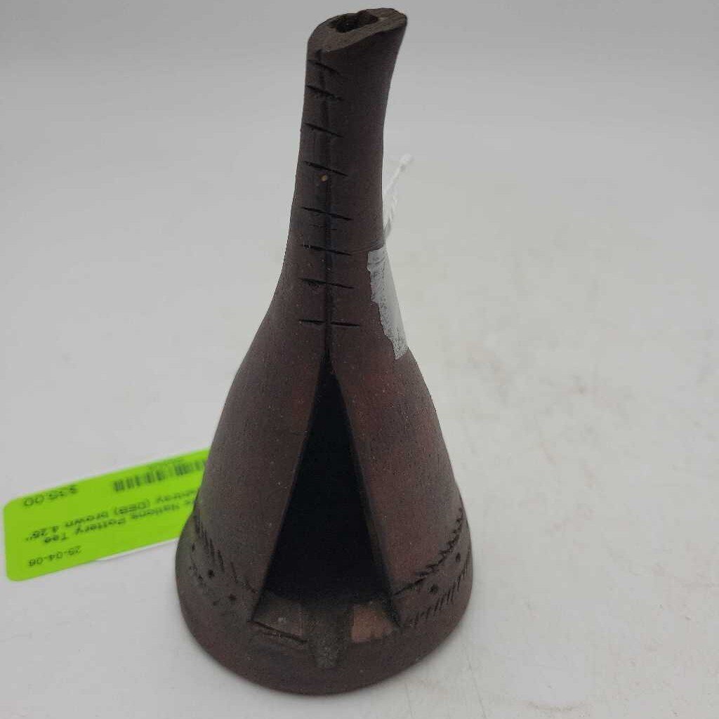 Six Nations Pottery Tee Pee ashtray (DEB)