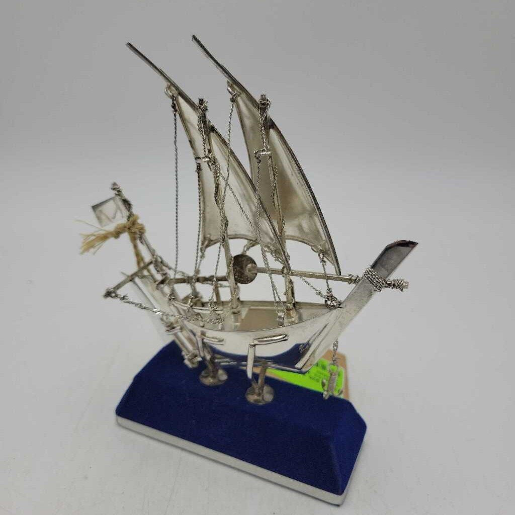925 Sterling Sailboat (approx. 81g) Moveable Rudder Anchor Velvet Base w Silver Holders & Trim