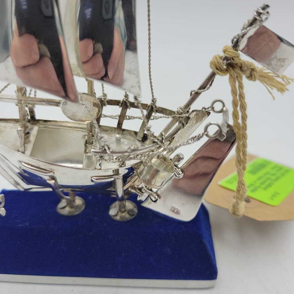 925 Sterling Sailboat (approx. 81g) Moveable Rudder Anchor Velvet Base w Silver Holders & Trim