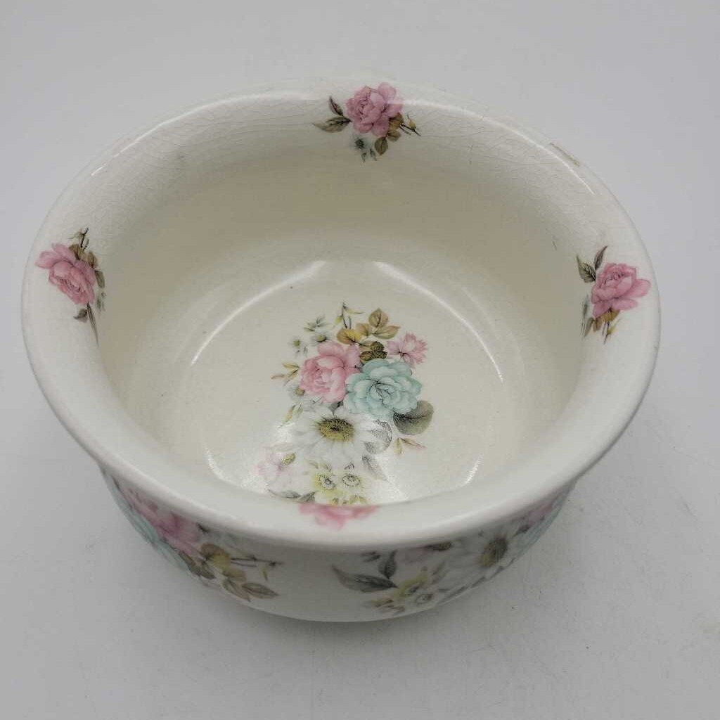 Small Floral Chamber Pot England Crazing and a small crack (TWS)