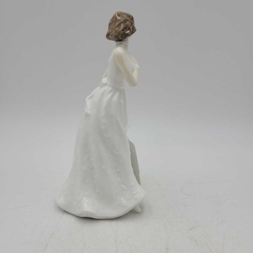 Royal Doulton "Cherish" (DEB) HN4442