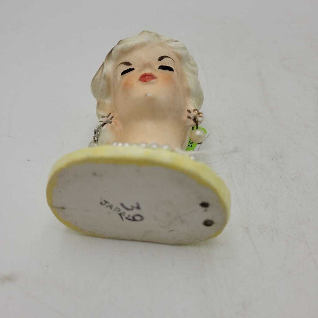 Vintage Miniature Lady Head Vase 1960's (DS) 3226