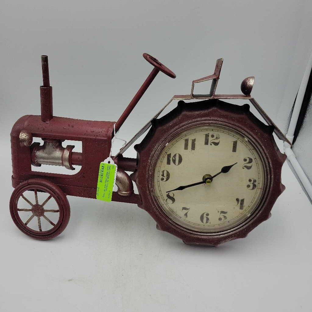 Vintage tin Tractor clock (DMG) 0162