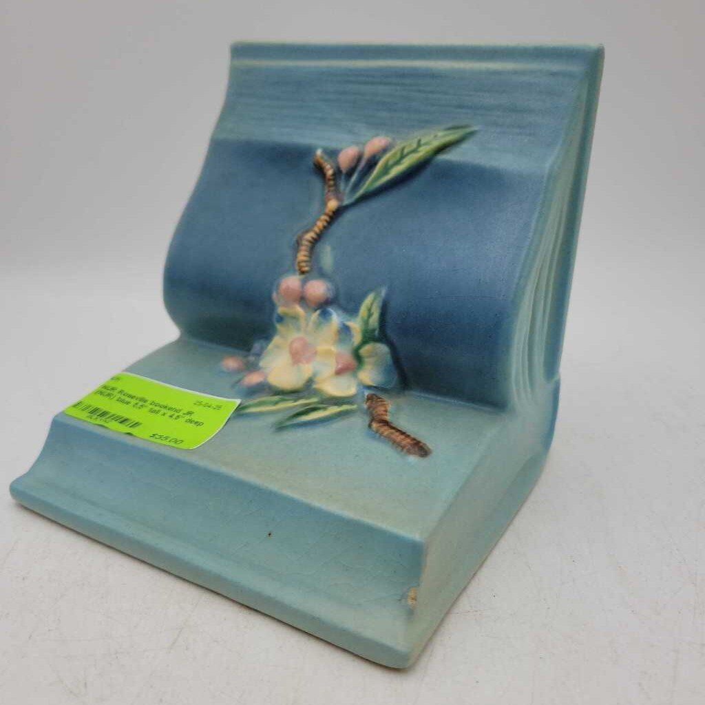 Roseville bookend JR (NUR)