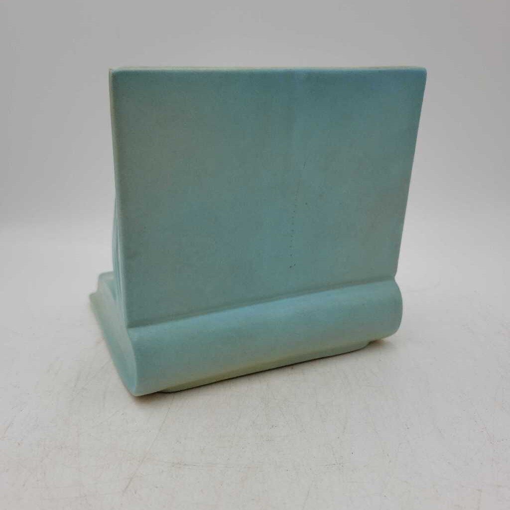 Roseville bookend JR (NUR)