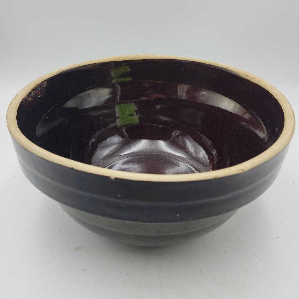 Antique Pottery serving Stoneware Bowl (Tre)