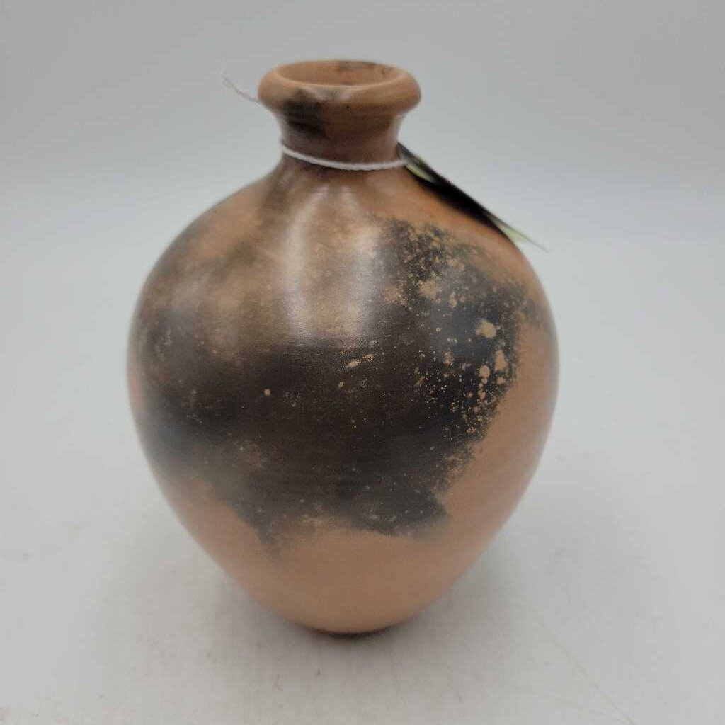 Bruce Edmonds Burlington Hand made Raku pottery vase (JH49)