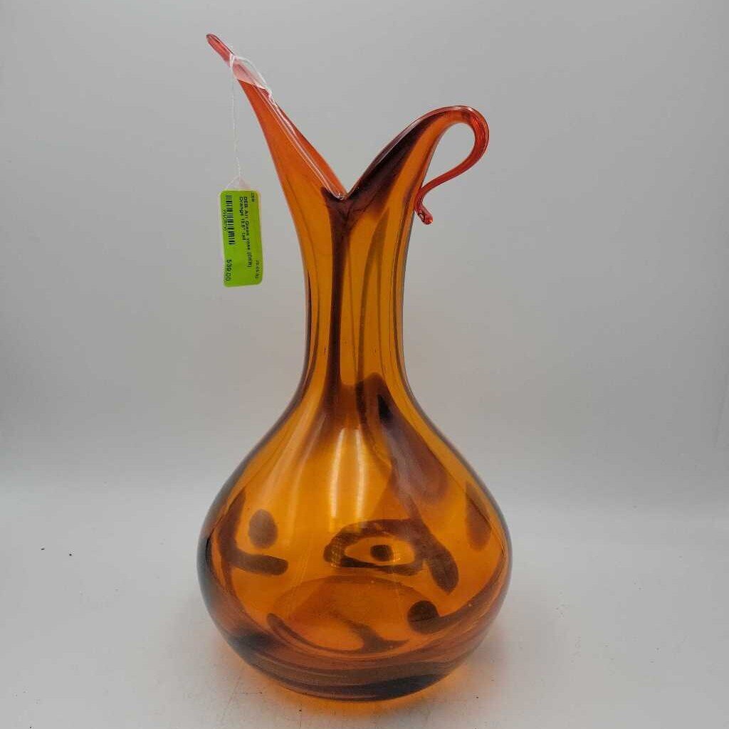 Art Glass vase (DEB)