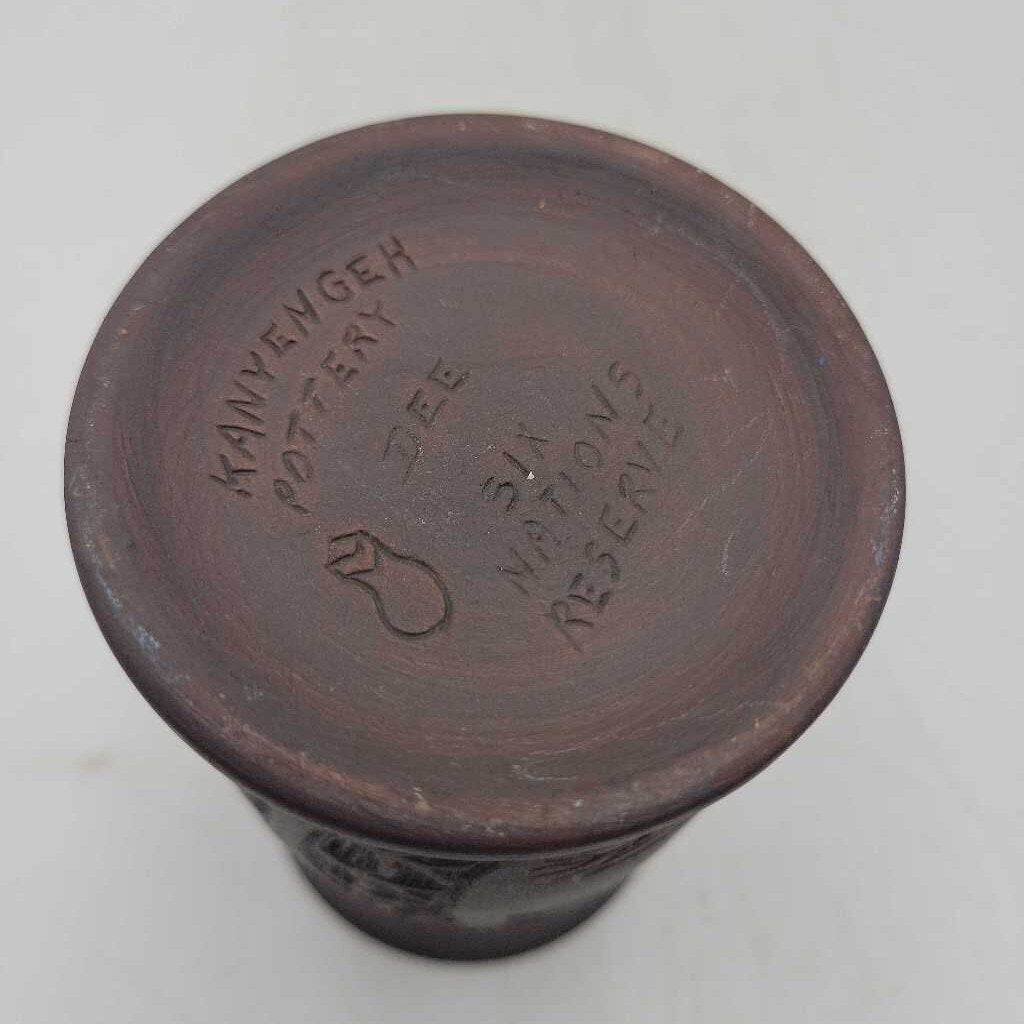 Six Nations Pottery Vase (DEB)