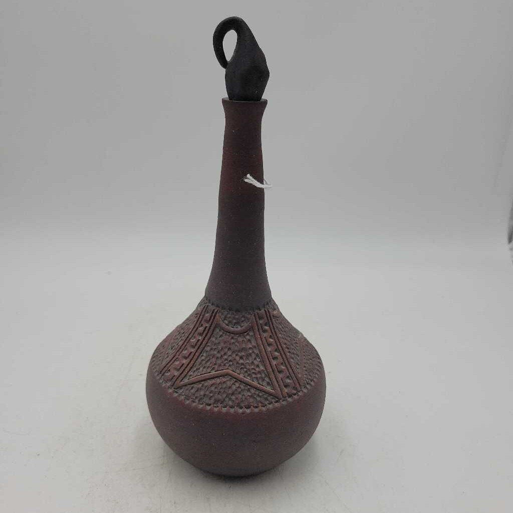 Six Nations Pottery Decanter Set 6 small cups (DEB)