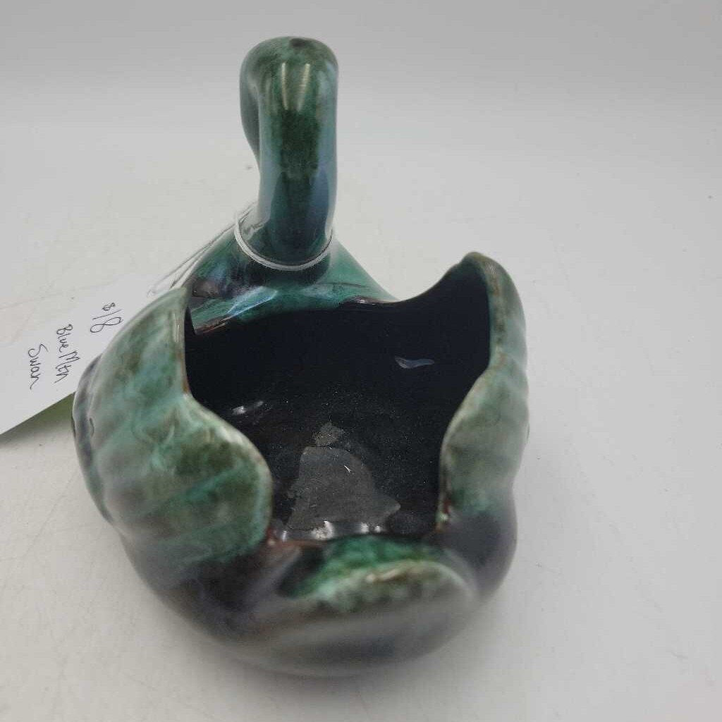 Blue Mountain Swan #2042 planter (MCC)