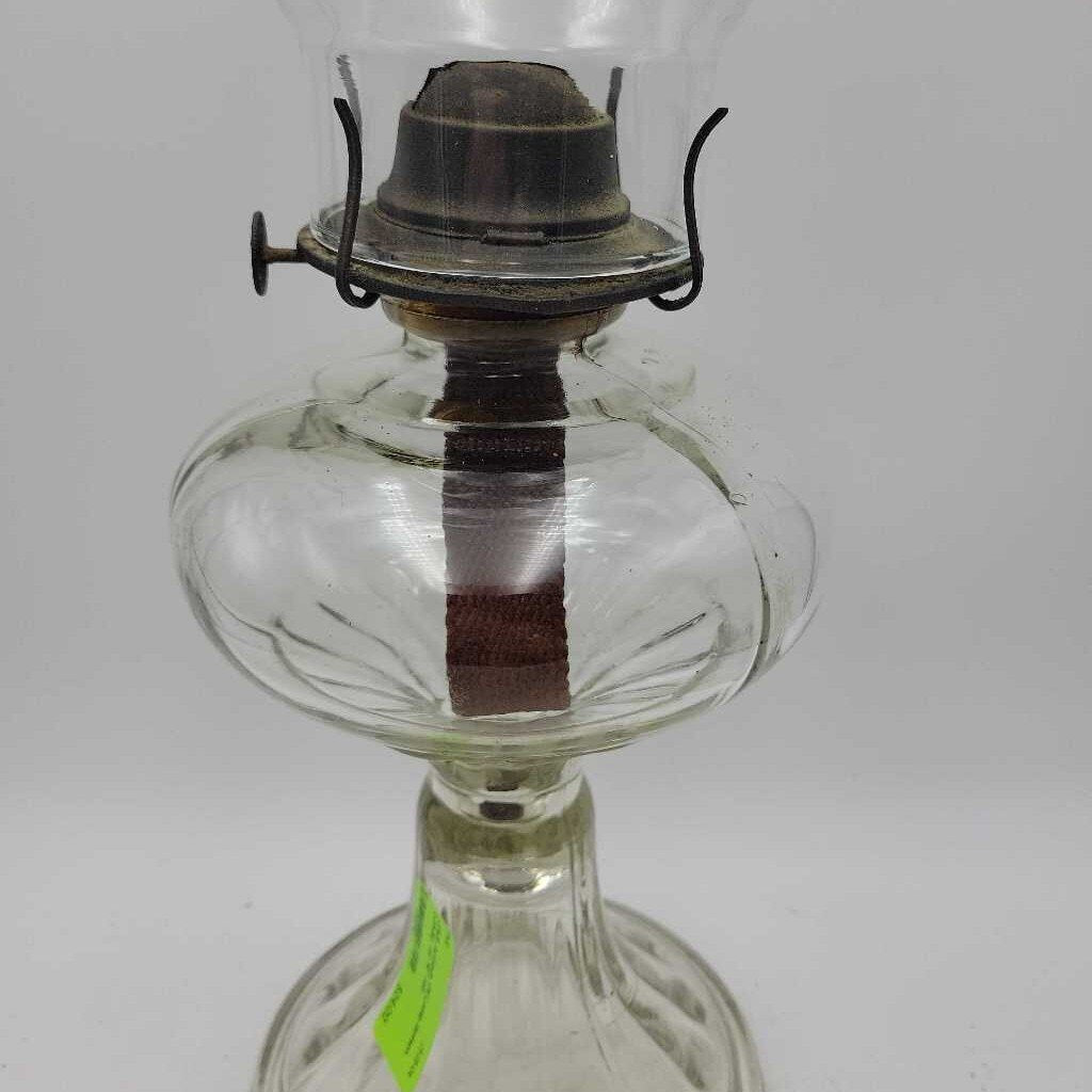 Antique Oil Lamp lantern (JAS)