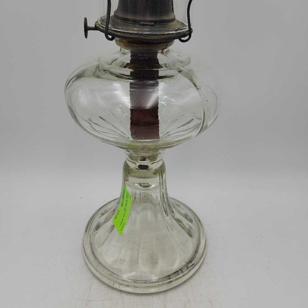 Antique Oil Lamp lantern (JAS)