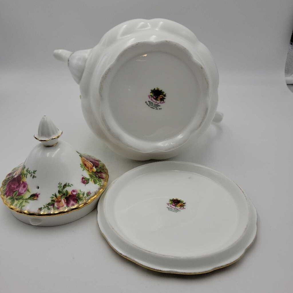 Old Country Rose Teapot w/Tea Server(YVO) (505)