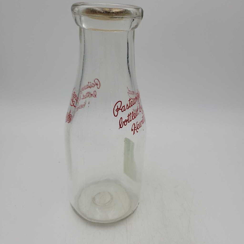 Hewitt's Dairy Pint Milk bottle (JAS)