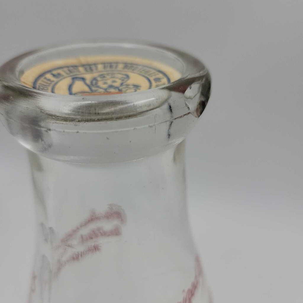 Hewitt's Dairy Pint Milk bottle (JAS)