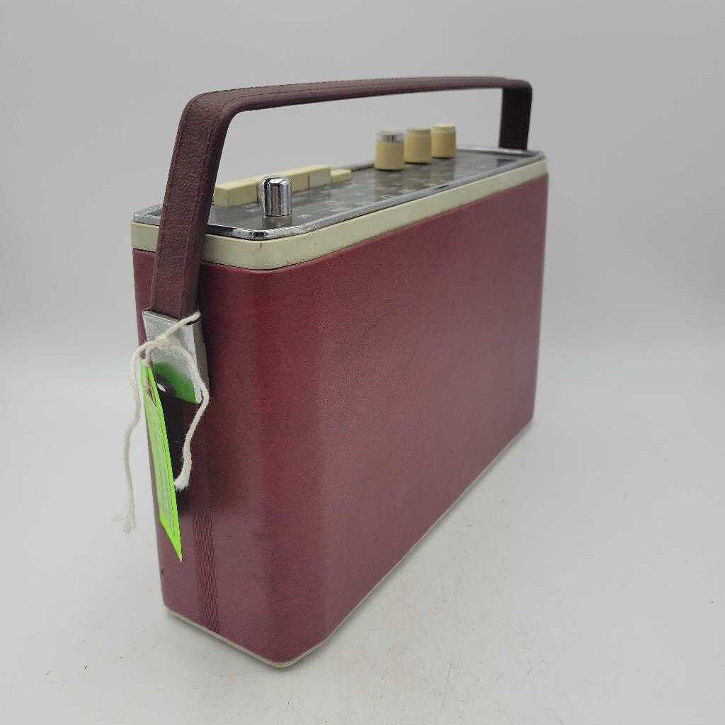 Nordmende Working Portable Radio (DR)