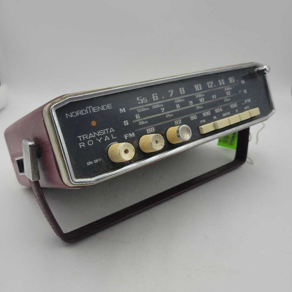 Nordmende Working Portable Radio (DR)