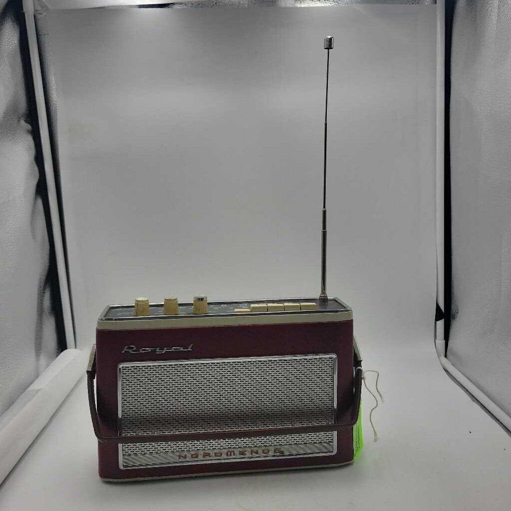 Nordmende Working Portable Radio (DR)