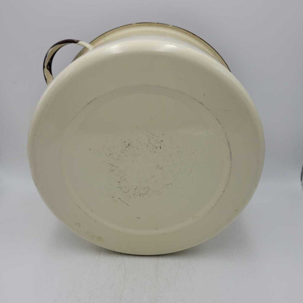 Enamelware pot (JAS)
