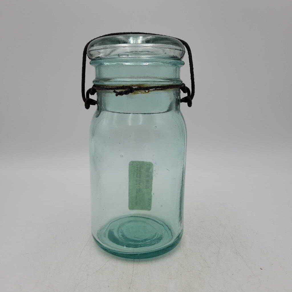 Early Wire Clasp pint Jar (JAS)