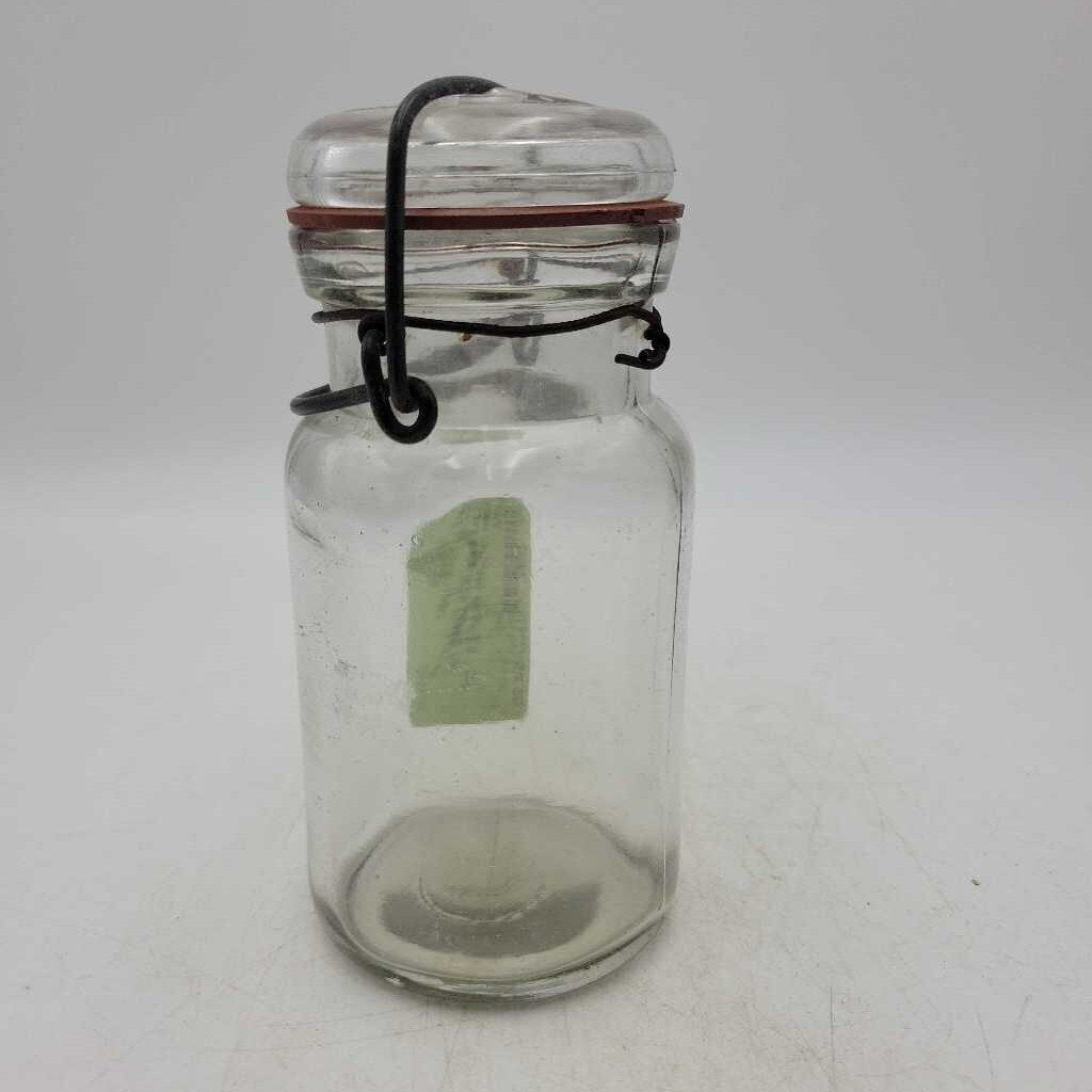 Early Wire Clasp half pint Jar (JAS)