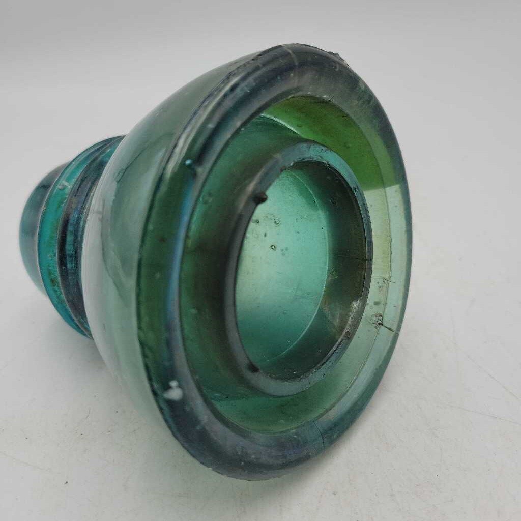 #42 Insulator with snow (JAS)