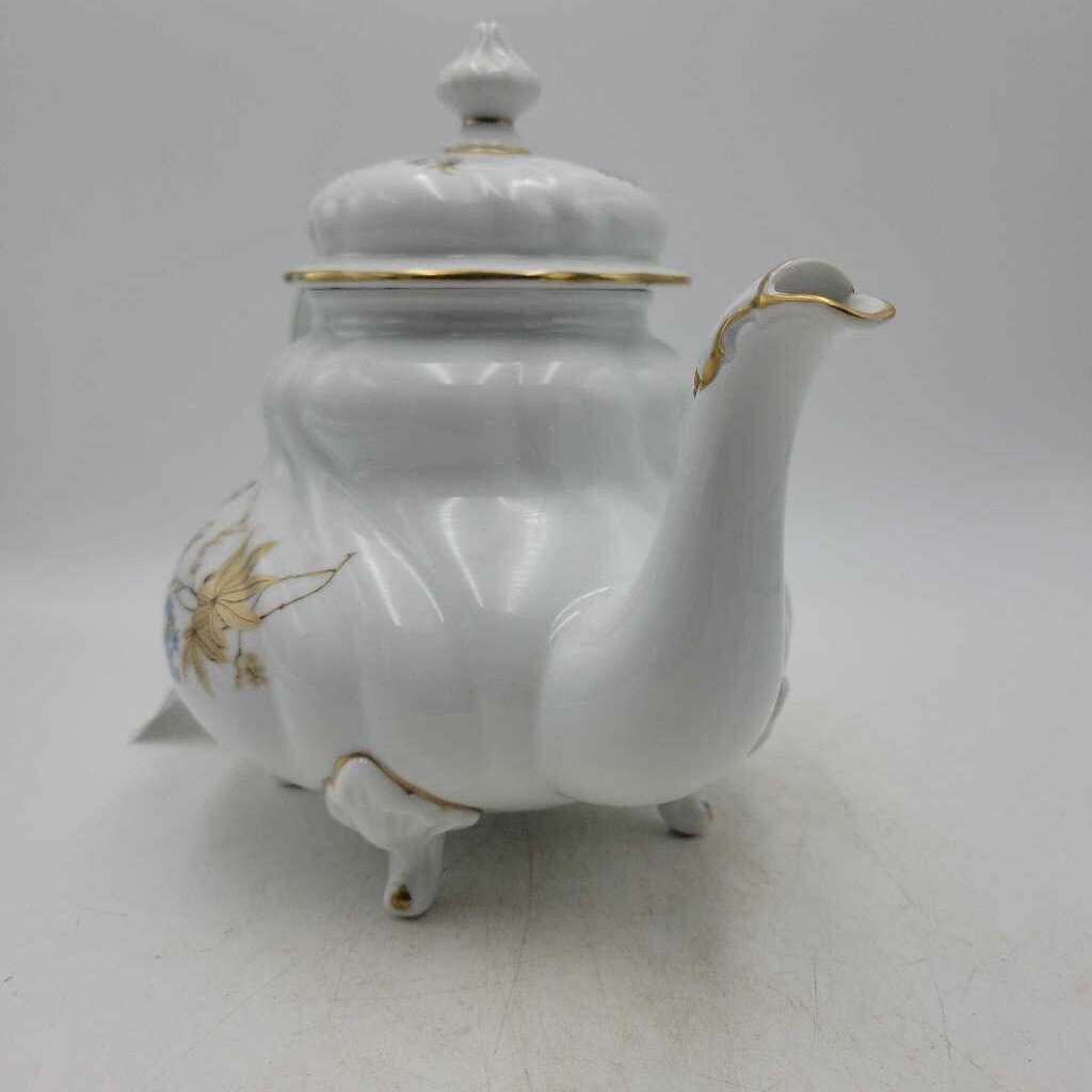Footed Tea Pot (AA)