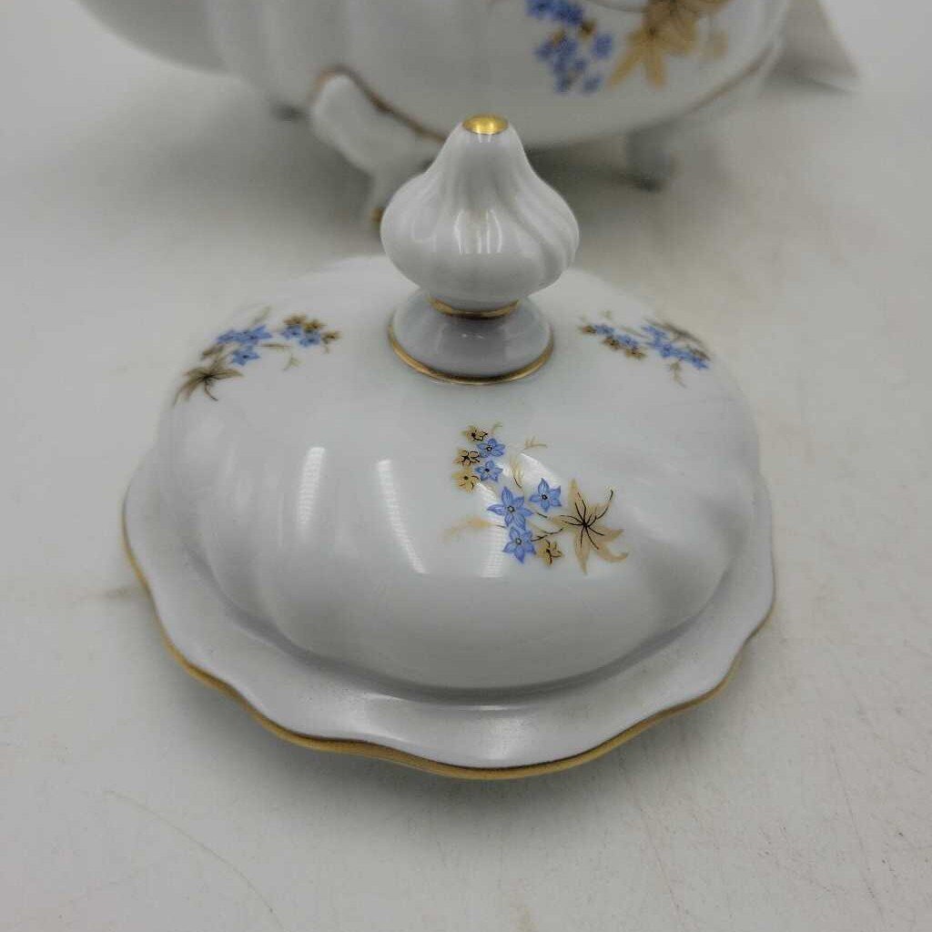 Footed Tea Pot (AA)