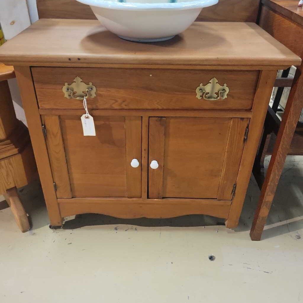 Vintage Washstand (GEC)