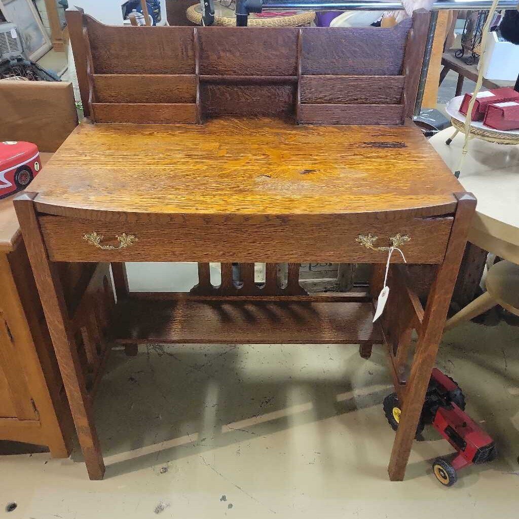 Vintage Desk (GEC)