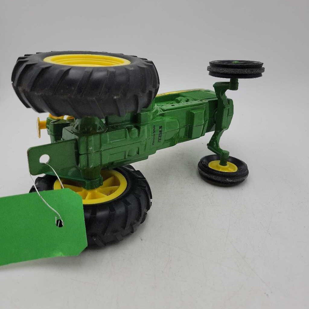 John Deere Cast Iron 2440 Tractor (JAT)