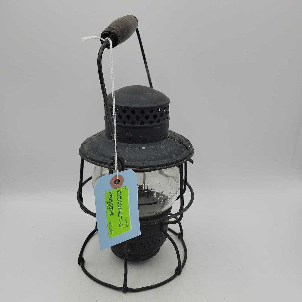 CPR Railway Lantern with Wooden Handle (DR)