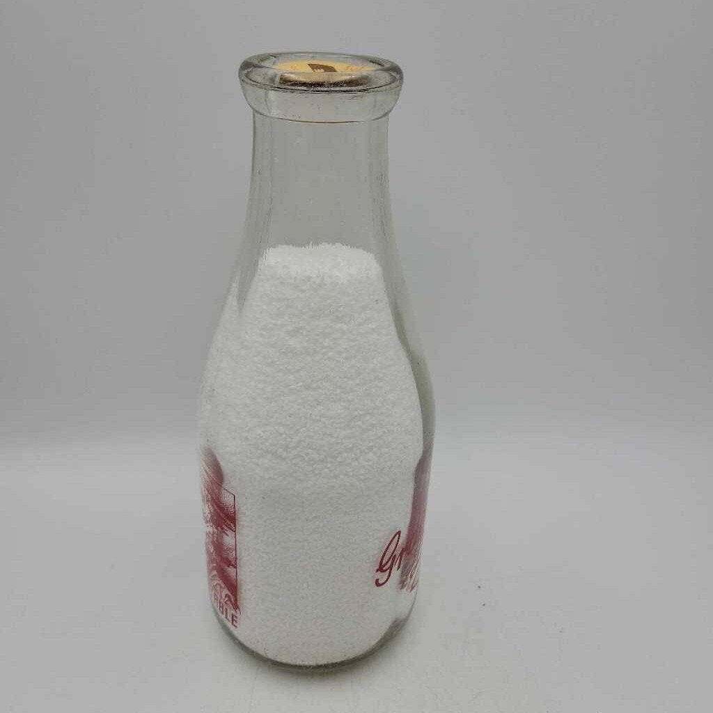 Gracefield Dairy Perth ON. Quart. War slogan Milk bottle (JEF)
