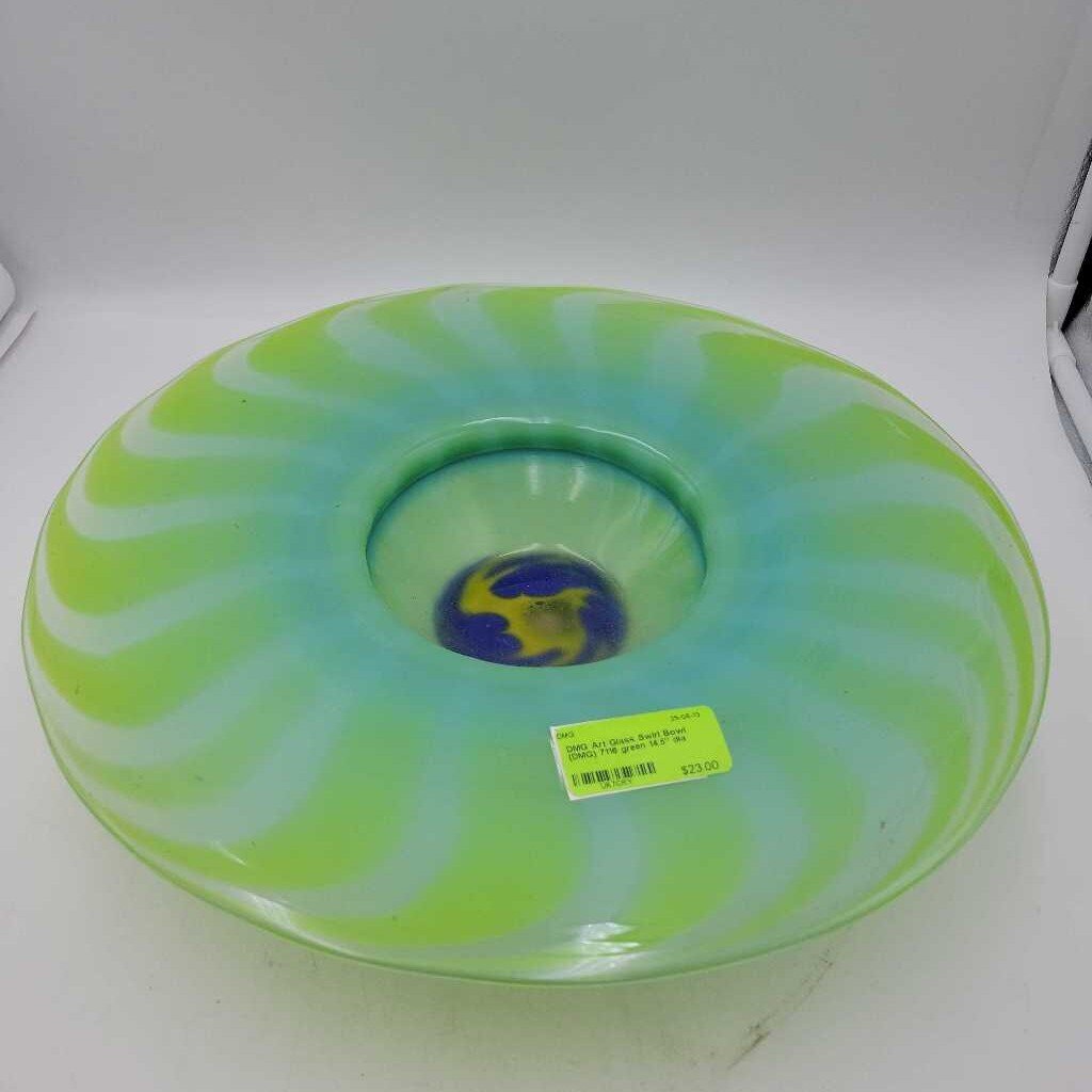 Art Glass Swirl Bowl (DMG) 7116