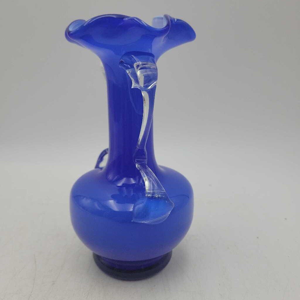 Hand blown VTG blue/white 6.5" vase (BG)