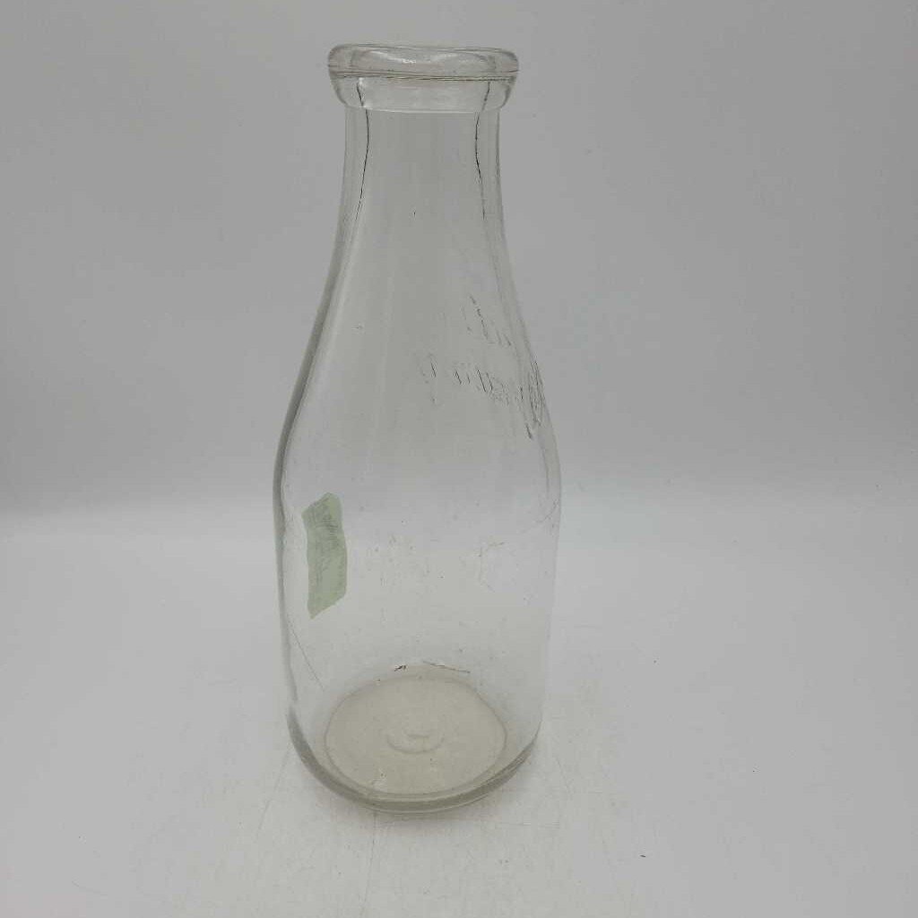 Keewadin Dairy quart Milk Bottle (YVO) 506