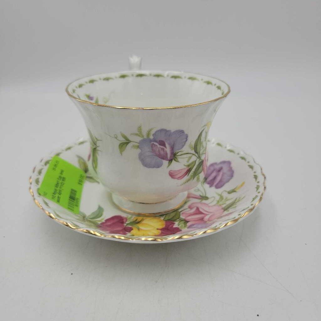 Royal Albert Cup and saucer April Sweet Pea (YVO) 506