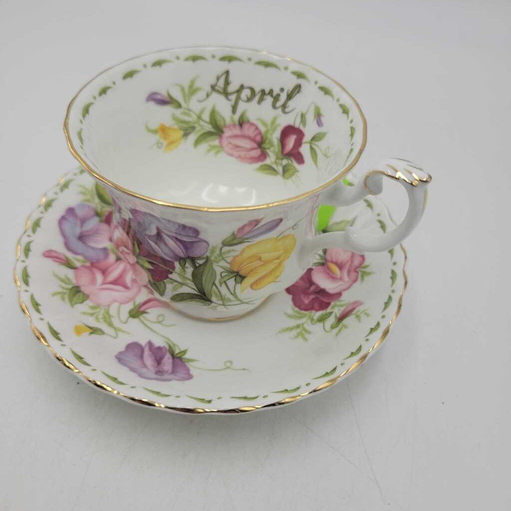 Royal Albert Cup and saucer April Sweet Pea (YVO) 506