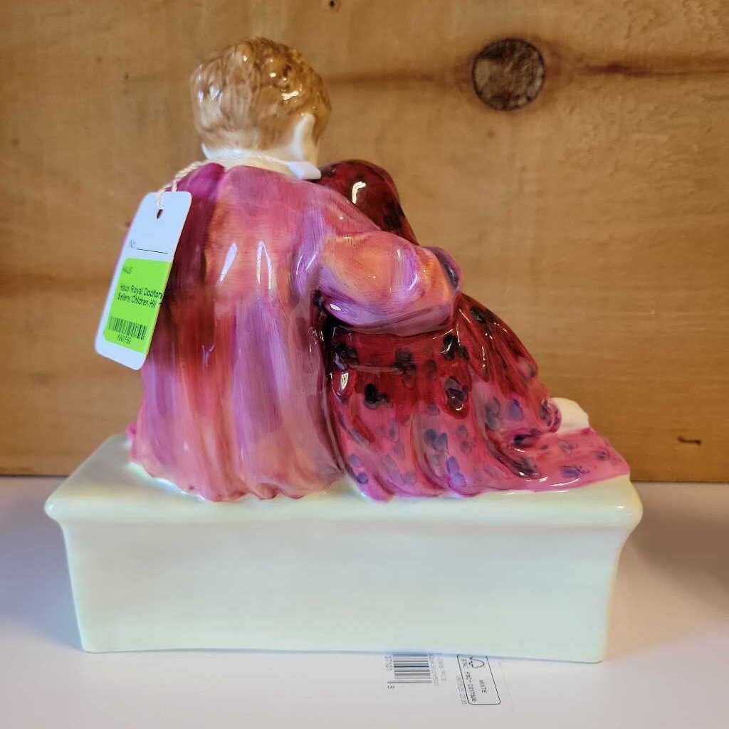Royal Doulton Flower Sellers Children HN 1342 (Haus)