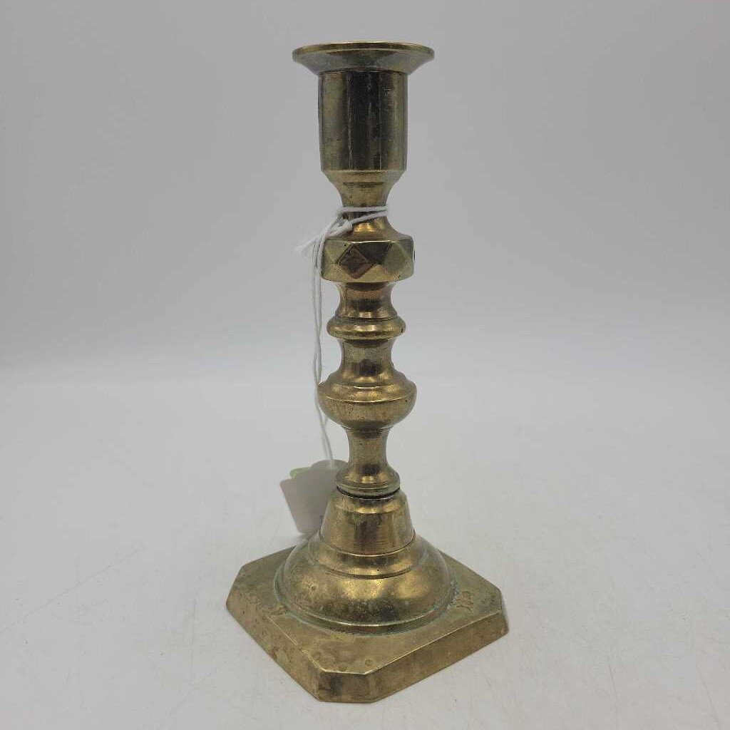 Brass candlestick (WIL)