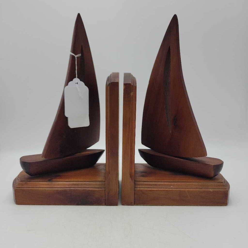 Mid Century Bermuda Wooden Sail boats Bookends (DS) 3524