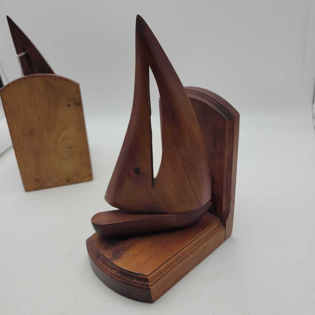 Mid Century Bermuda Wooden Sail boats Bookends (DS) 3524